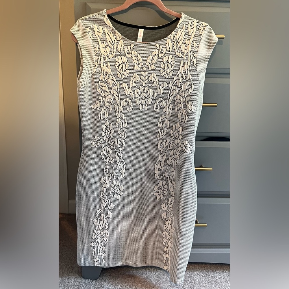 Elegant Yet Sexy White Floral Dress 👗